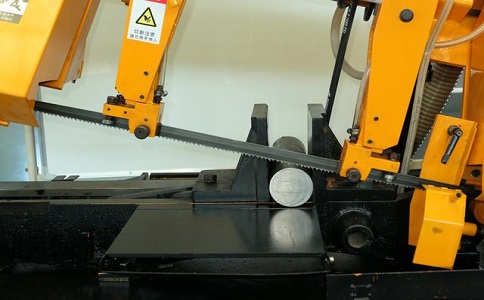 乳源数控带锯床自动送料精度会出现偏差吗？